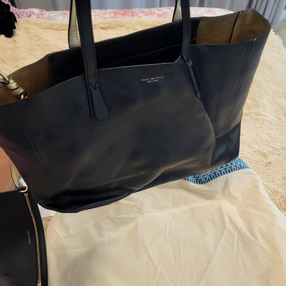 Tory Burch Shimmering Black/gold Tote With Wristlet